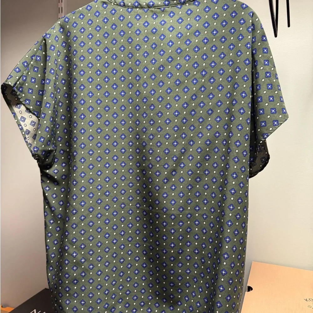 Three SHEIN Tops - Picture 3 of 10